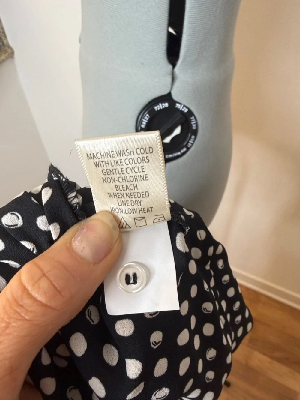 Max Studio London Polka Dot Maxi Dress Tie Waist Feminine Summer XS NWT - Picture 9 of 9